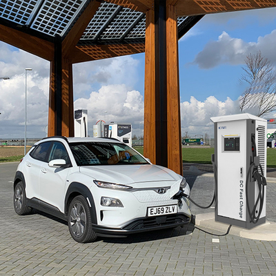 AC 0A-92A इनपुट करंट रेंज 60KW DC 0-100A आउटपुट करंट Benz EQC के लिए CCS कार चार्जर